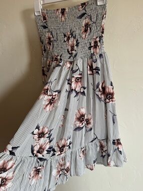 Chic Strapless Floral Midi Dress Size S